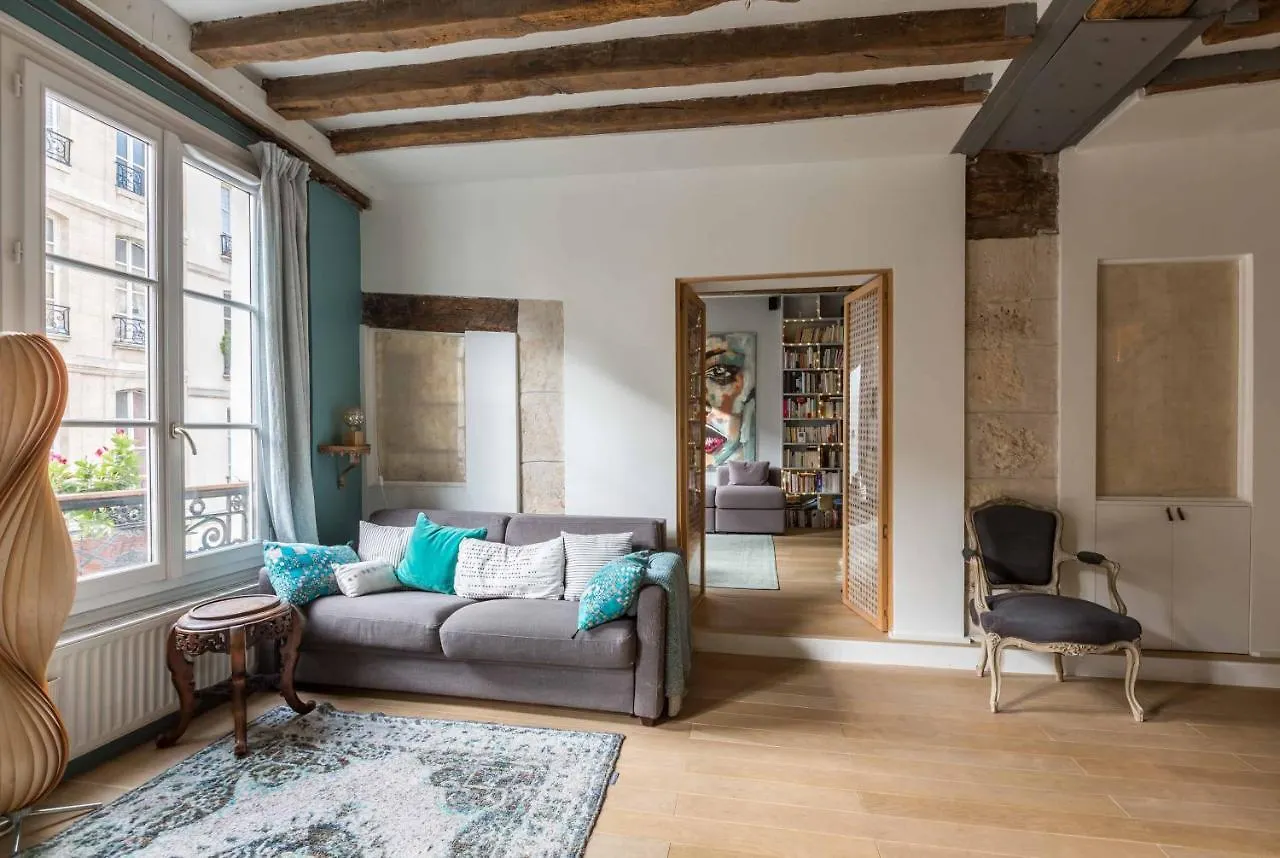 Апартаменты Veeve - Artistic Excellence In The Marais *